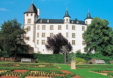 Lädt zum Träumen ein, Schloss Berg im Saarland