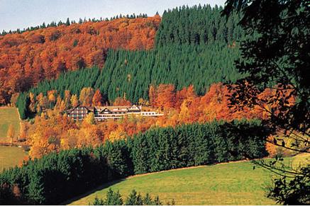 Auch ein beliebtes Hotel für Wanderer - das Waldhaus Ohlenbach im Sauerland