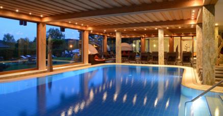 Bildquelle: Freund - Wellness & Spa Resort - zum breiten Wellness-Angebot gehören hier auch Osteopathie, xx und xx