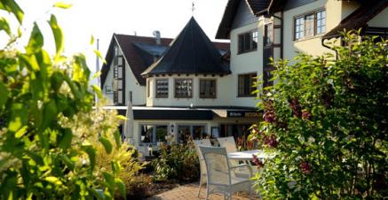 Freund - Das Hotel & Spa Resort (Blick aus dem Grimmgarten auf das Hotel)