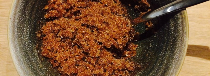 HomeSPA DIY Bodyscrub - Zutaten verrühren