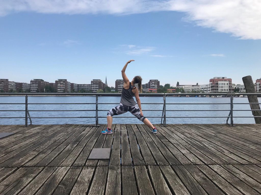 Yoga in the city - Bildquelle: Mirjam Kilter (freesendeern.de)