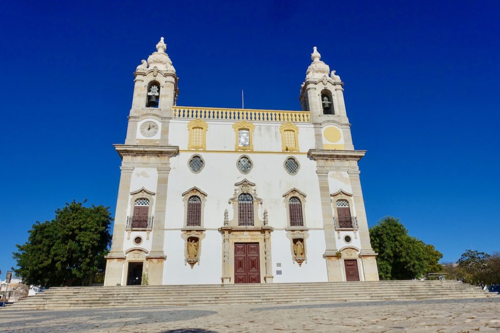 Faro Barockkarmeliterkirche Nossa Senhora do Carmo