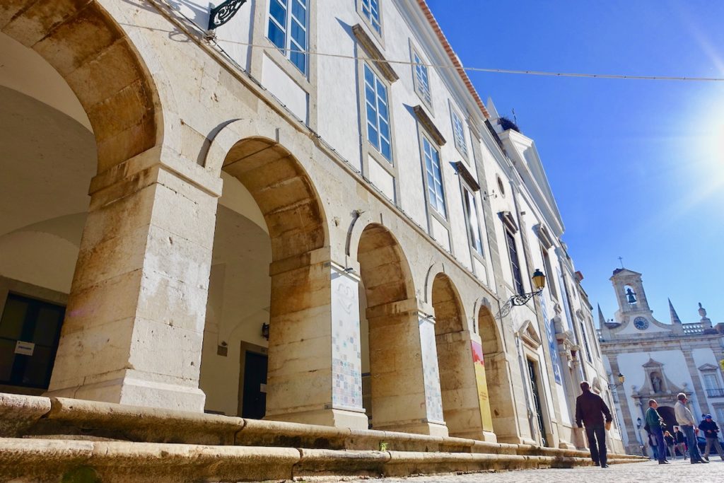 Auf dem Weg in die Faro Altstadt 