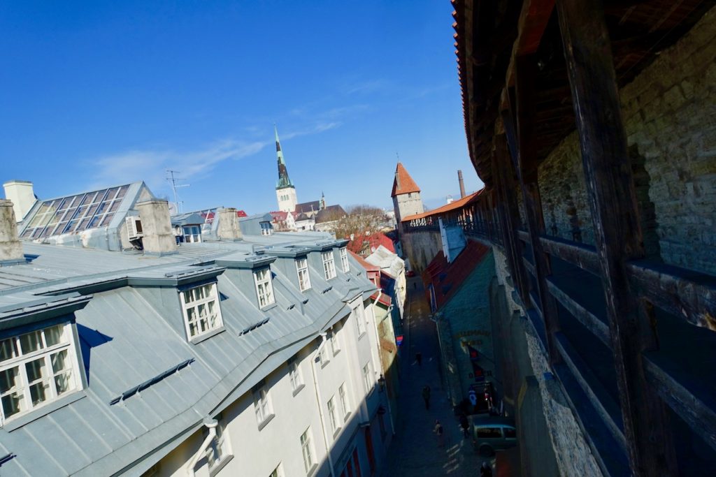 Tallinn Spaziergang auf der Stadtmauer