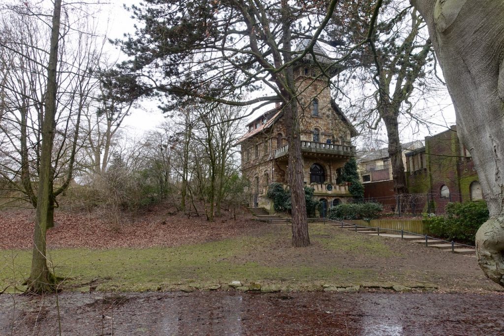 Das alte Haus vom alten Zoodirektor im ehemaligen Zoo 