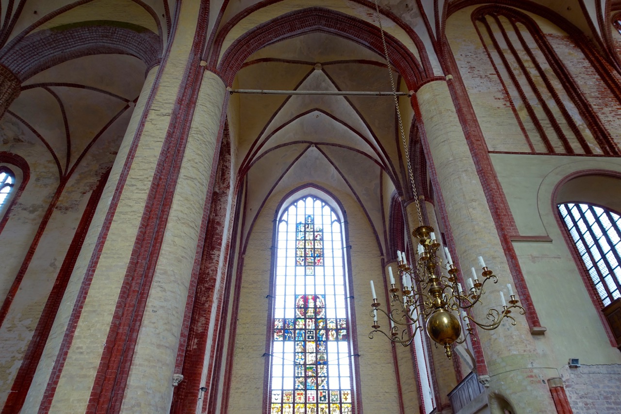 Einen Blick auf die Wunderblutkirche werfen