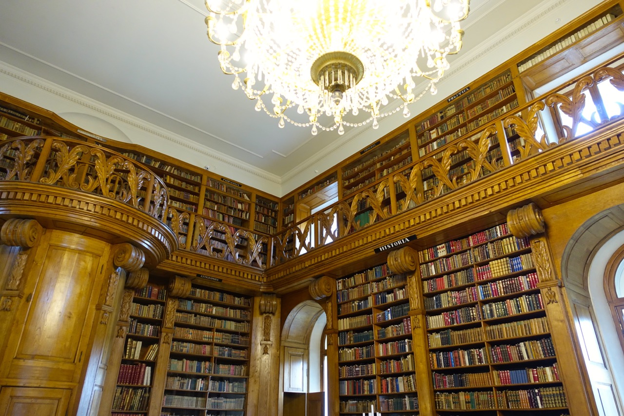 Bibliothek im Barockschloss
