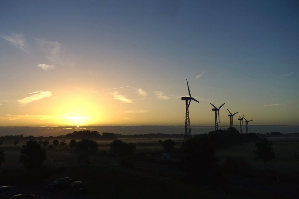 Sonnenaufgang am Festland - gleich gehts los nach Norderney