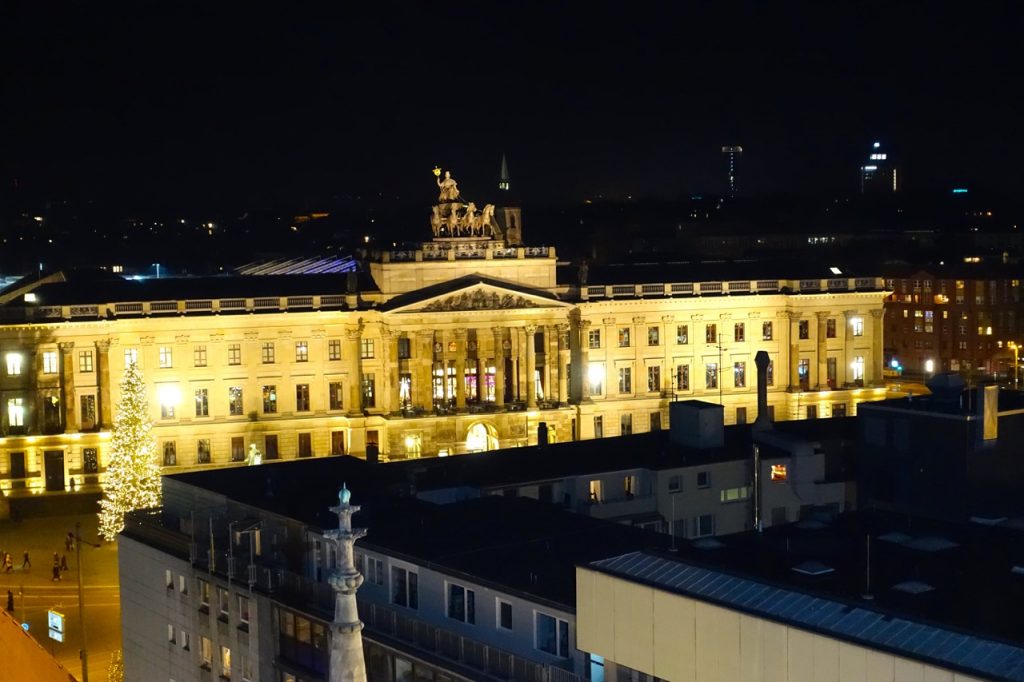 Schloss Arkaden Braunschweig mit Quadriga