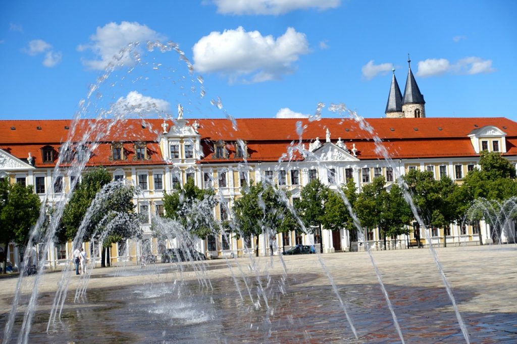 Magdeburg Urlaub - Wasserspiele am Dom