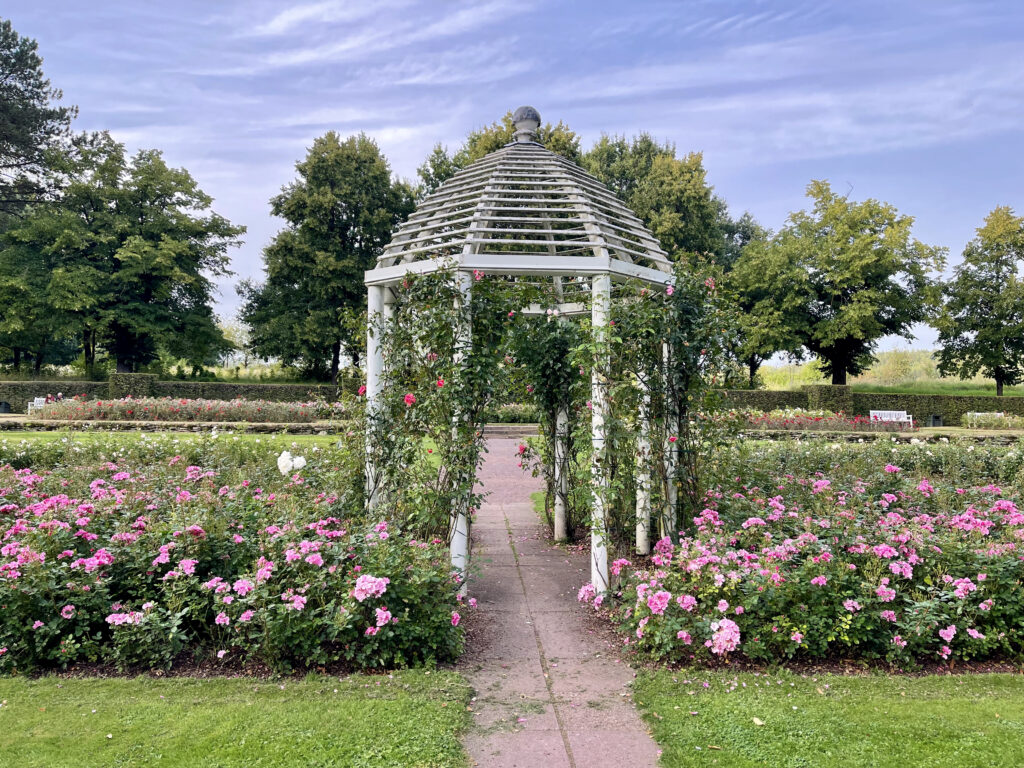 Graeflicher Park Bad Driburg am Rosen Pavillion