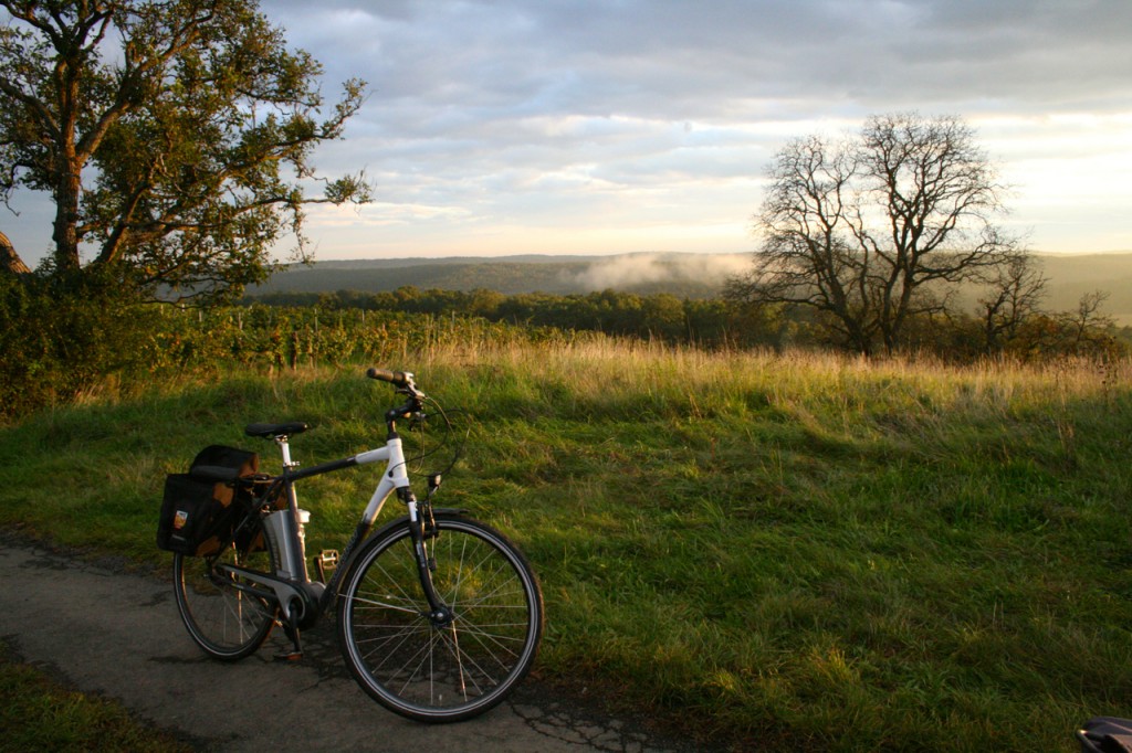 Mit dem E-Bike unterwegs - Natur und Ausblicke genießen