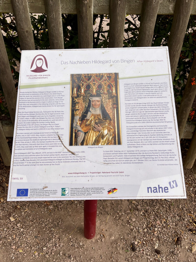 Hildegard von Bingen Pilgerwerg Tafeln am Wegesrand