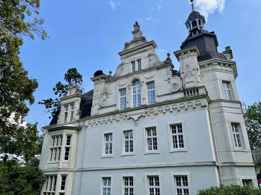 Schloss Koenigstein im Taunus Sehenswuerdigkeiten