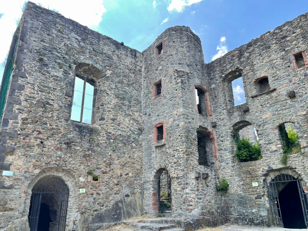 Burg Koenigstein Taunus