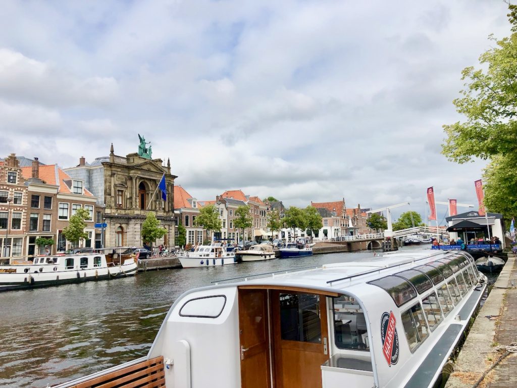 Haarlem parken im Parkhaus