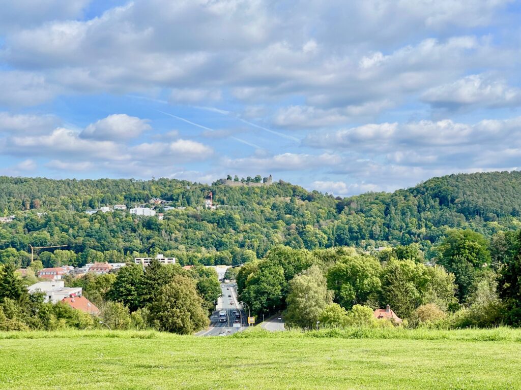 Ausblick zur Burg Botenlaube