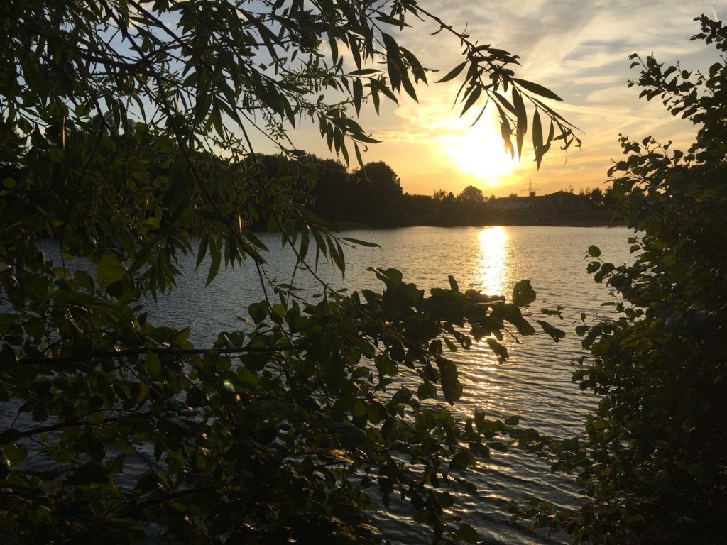 Sonnenuntergang Seehotel Niedernberg - das Dorf am See