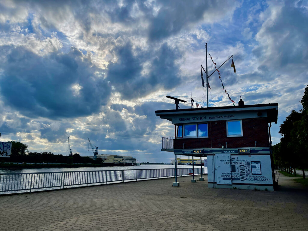 Sehenswuerdigkeiten Vegesack Runde: alte Signalstation an der Weser