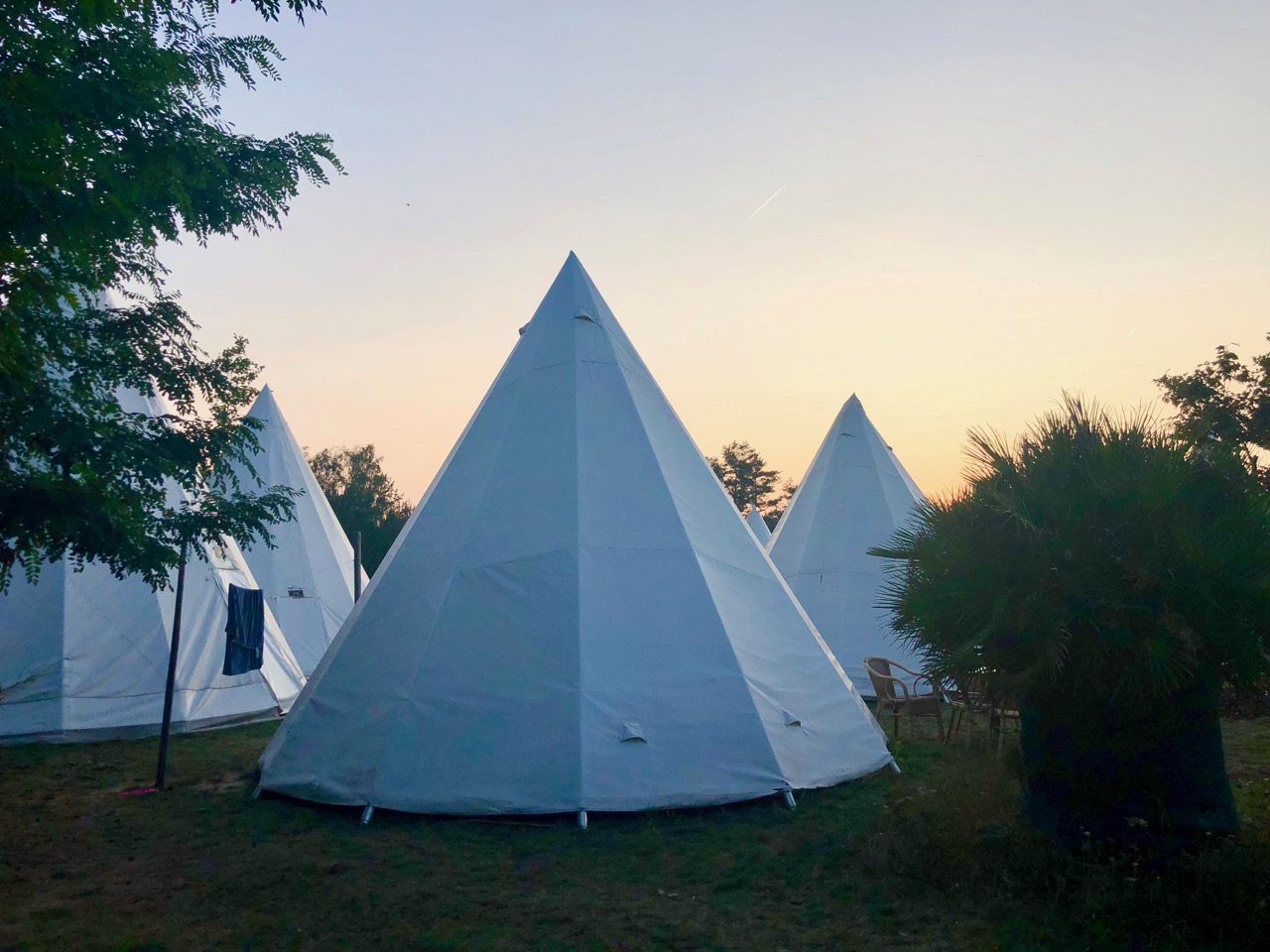 Tropical Islands guenstig übernachten im Tipi-Zelt