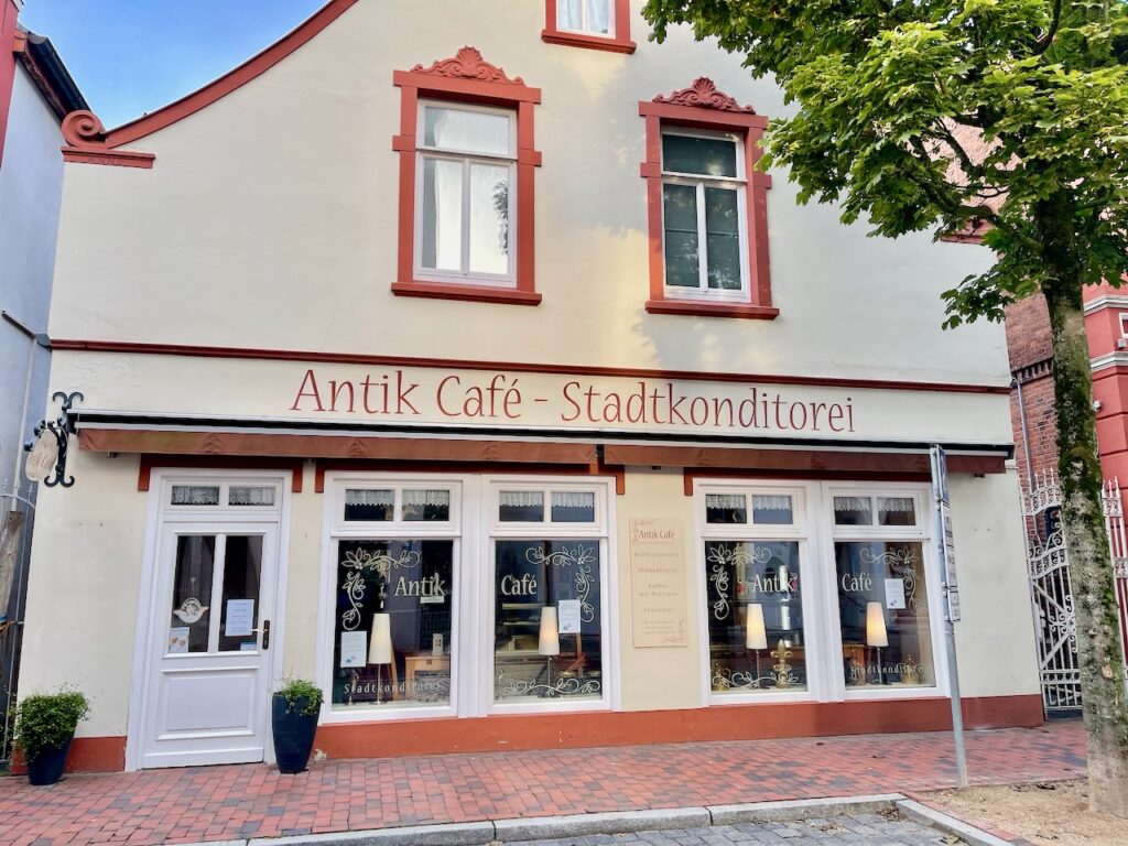 Antik Cafe Leer
