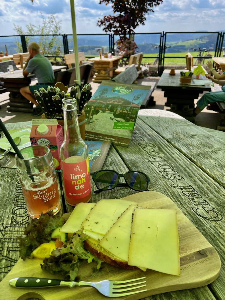 Brotzeit Graf Stolberg Huette