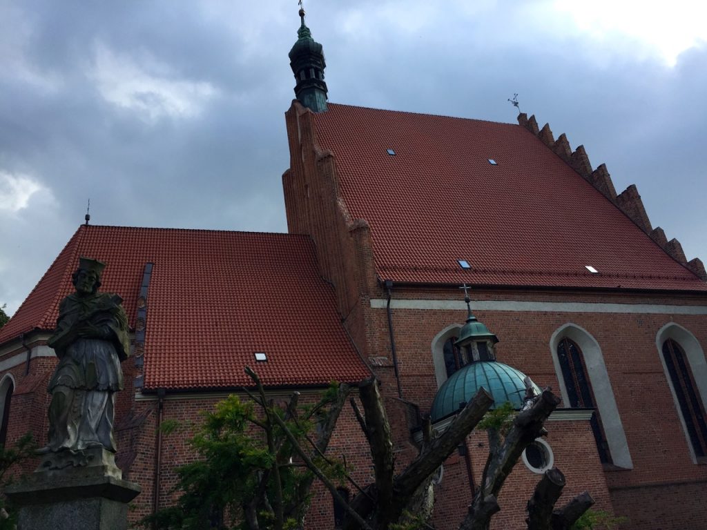 Heiligenfigur vor der Kathedrale Bromberg