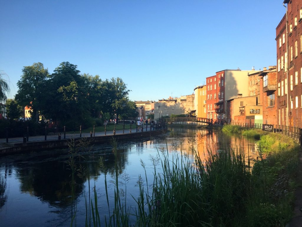 Bromberg Sommerabend - Die Sonne steht schon tief am Horizont