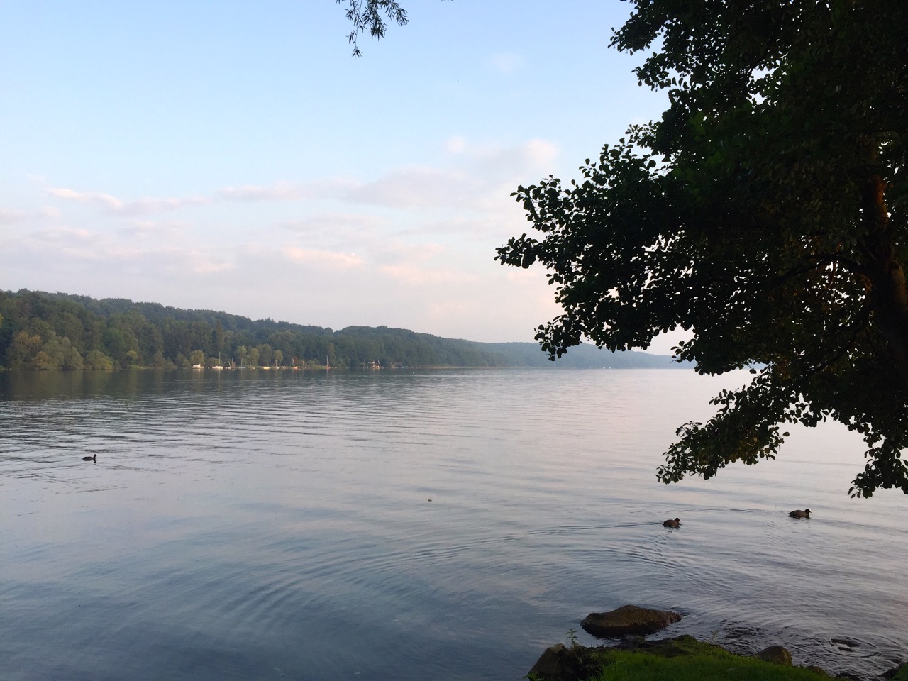 Wandern am Ratzeburger See zum Sonnenaufgang