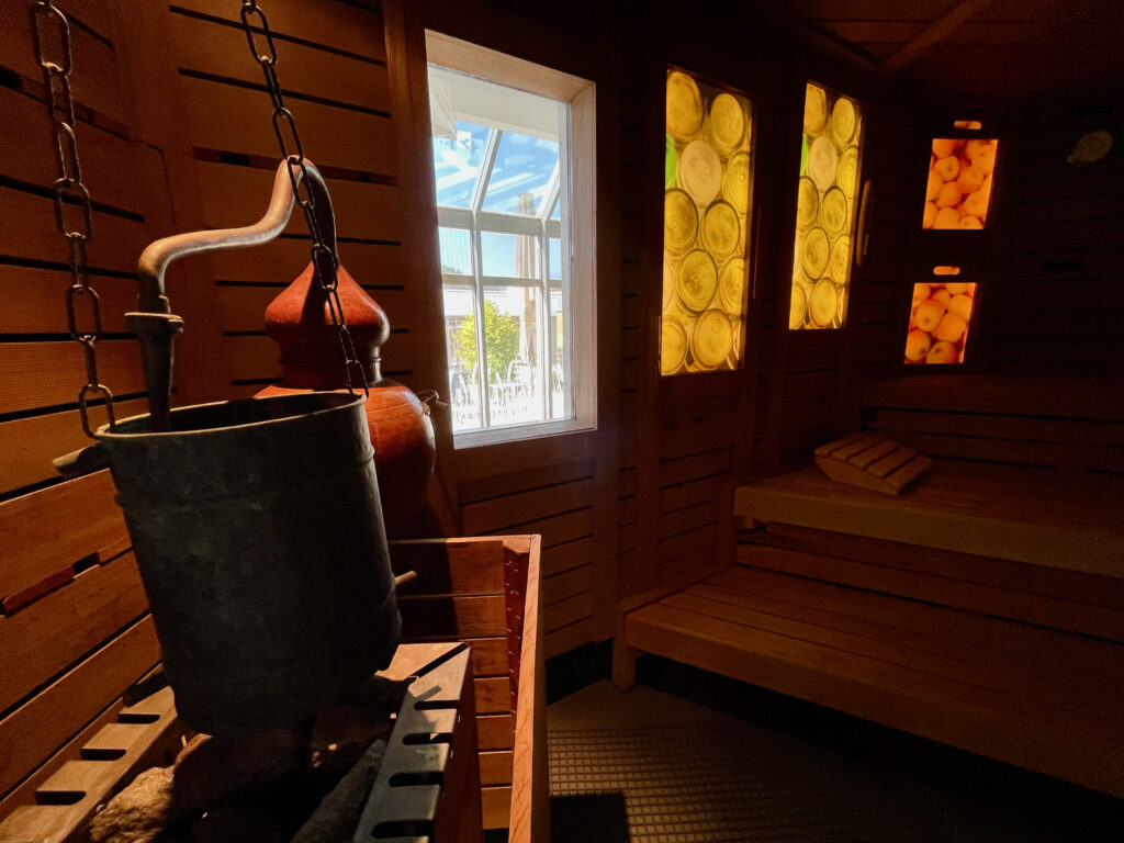 Boerde Destille Sauna in der Therme Bad Sassendorf mit Kupferkessel 