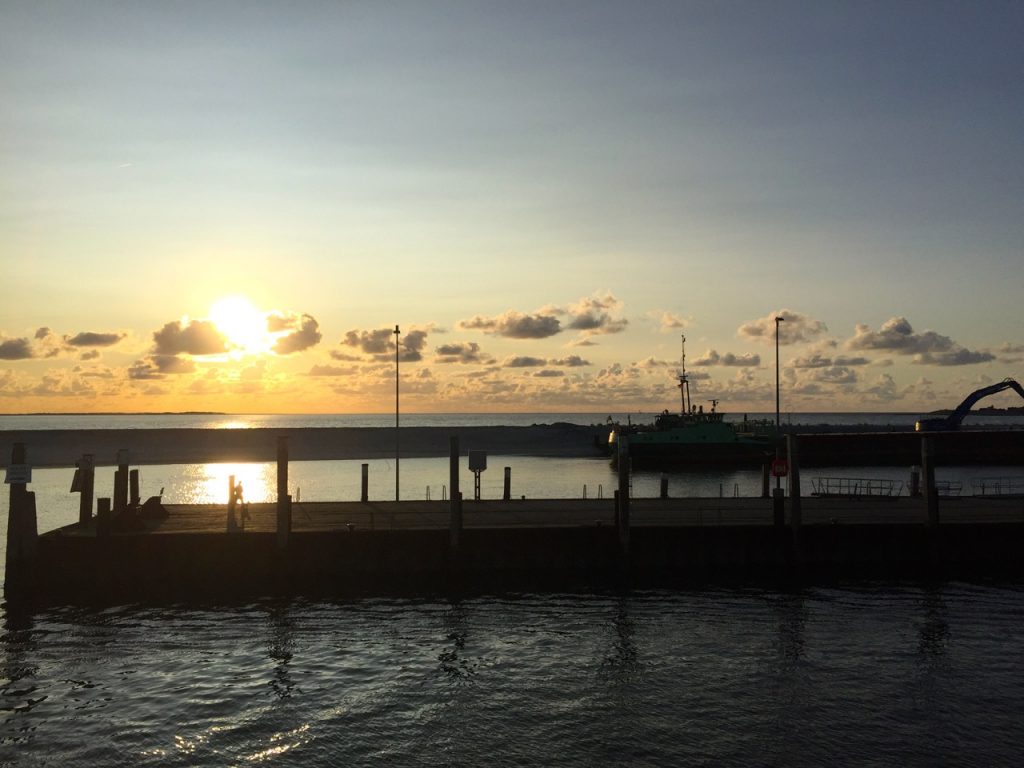 Wangerooge Urlaub - Sonnenuntergang am Anleger