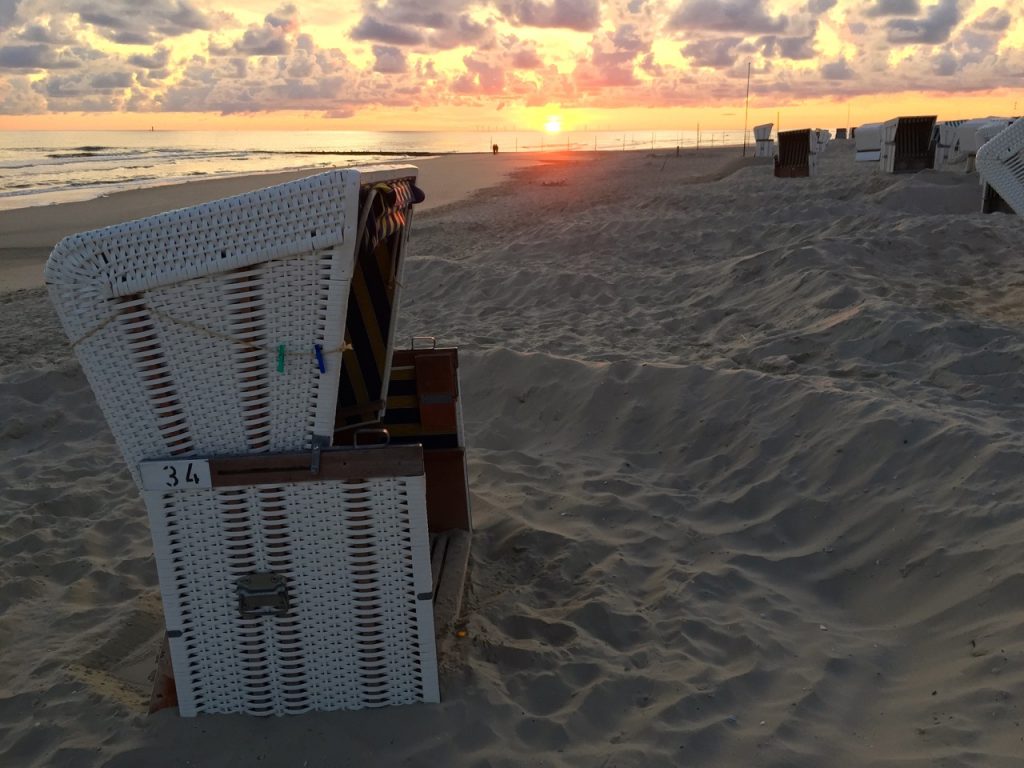 Wangerooge Strand - lang und weiß