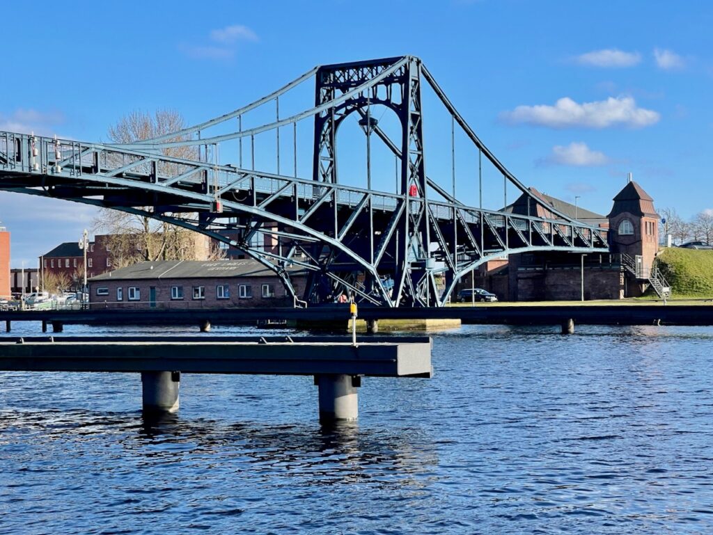 Wahrzeichen Wlhelmshaven Kaiser Wilhelm Bruecke