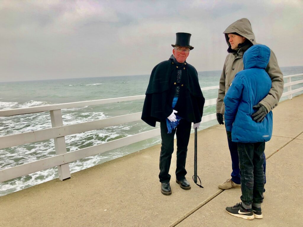 Timmendorfer Strand Winter Auszeit - Spaziergang mit dem Strand-Vogt