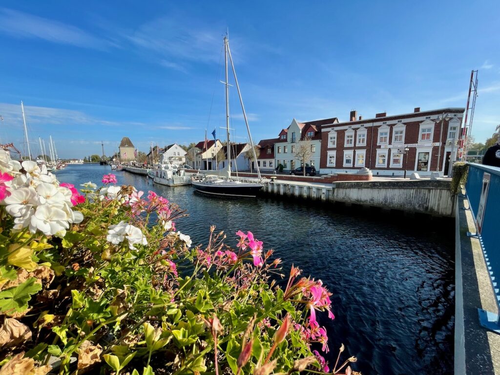 Sehenswuerdigkeiten Stettiner Haff Stadthafen Ueckermuende