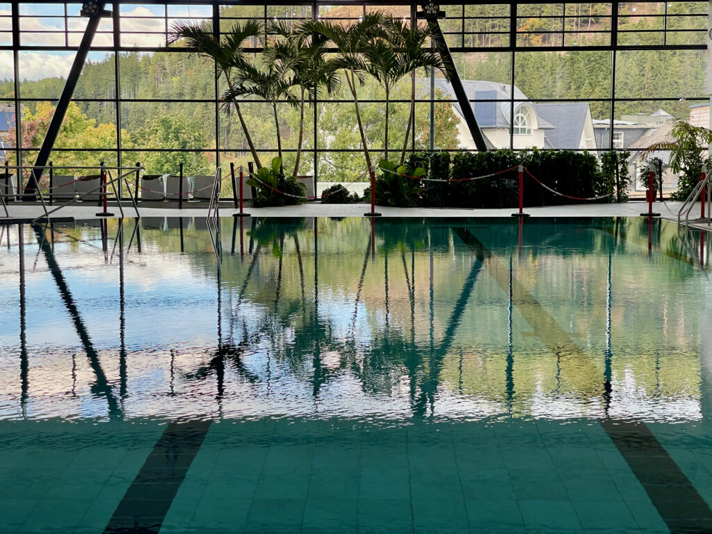 Blick in das Lagunenerlebnisbad Willinen, Therme, Saunalandschaft und Erlebnisbad in Willingen