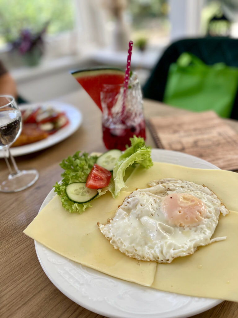 Café am Kurpark, regionale bodenstaendige Kueche mit frischen Zutaten