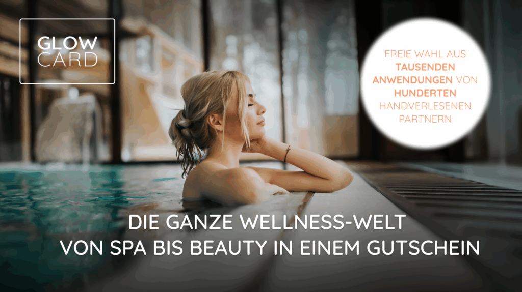 Keyvisual Glowcard, Frau im Pool total entspannt