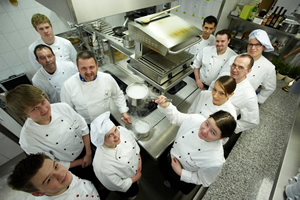 Der Küchenchef vom Schloß Rheinfels und seine Crew haben uns in die Töpfe luschern lassen