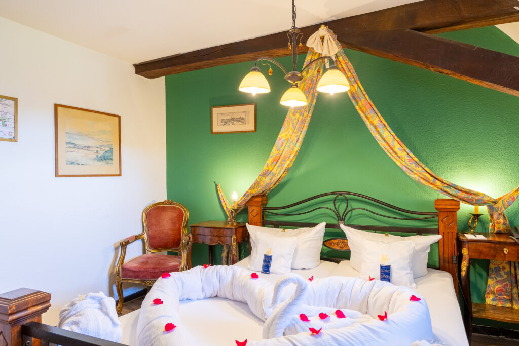Burg Trendelburg, Dr. Lohbeck Privathotels @ jones-art.eu 2024 