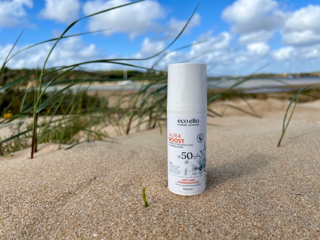 eco elio Sonnencreme am Strand in Portugal