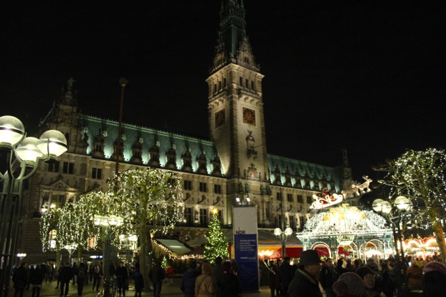 Weihnachtsmarkt Hamburger Rathaus