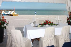 Bildquelle: Hochzeitsfeier am Strand von Damp